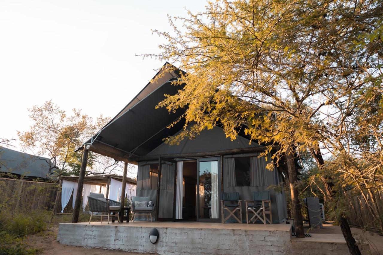 Umkumbe Bush Lodge - Luxury Tented Camp Sabi Sands viltreservat Exteriör bild